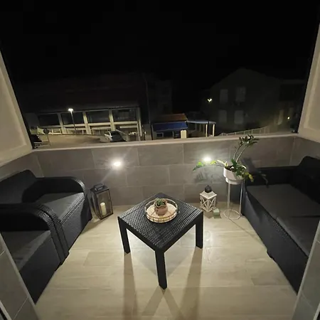 “gust” Apartment